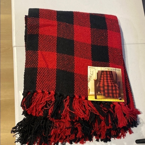 NWT Buffalo Plaid Red and Black Throw Blanket 50in x 60in - Picture 1 of 3